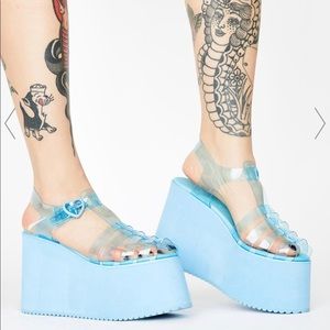 Platform blue jelly sandal